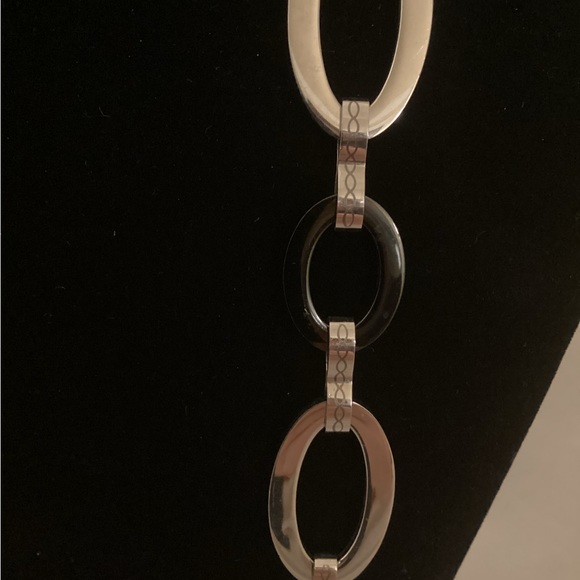 Metallic silver tone and black necklace - Picture 2 of 4